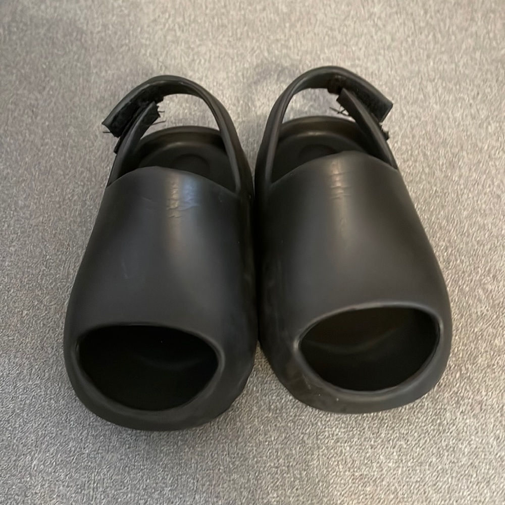 Black Slides size 25 (8.5C) toddler size